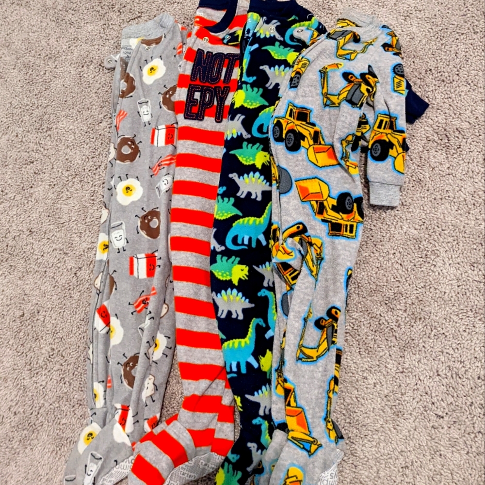 Lot of 12 month footed sleepers - Carters